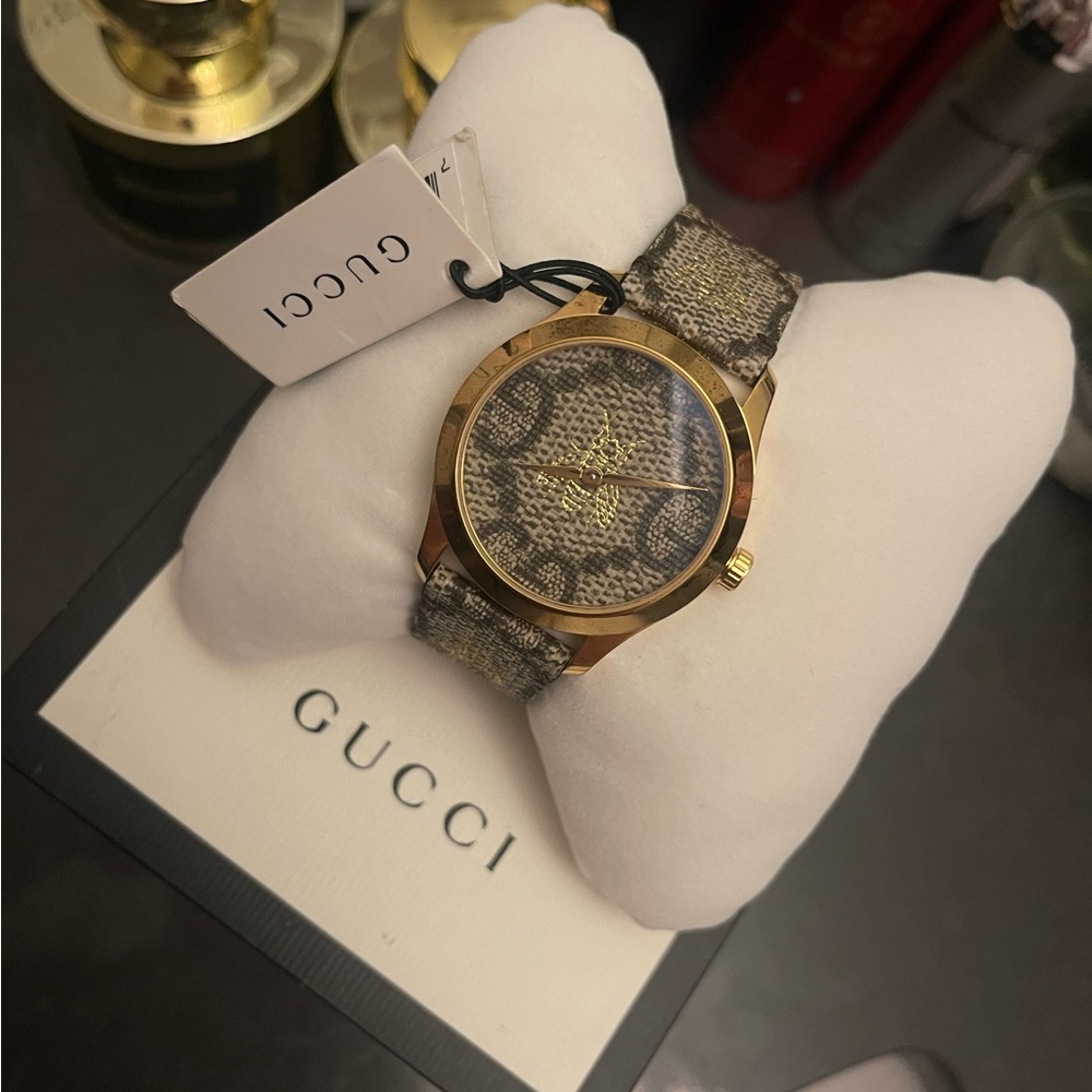 AUTHENTIC GUCCI G TIMELESS BROWN GOLD LEATHER BEE DESIGN WATCH